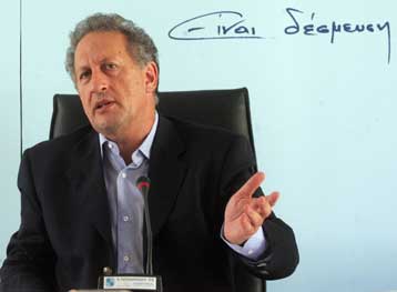 Διαψεύδει ο Κώστας Σκανδαλίδης σενάρια επιστροφής του στο ΠΑΣΟΚ ως γραμματέας