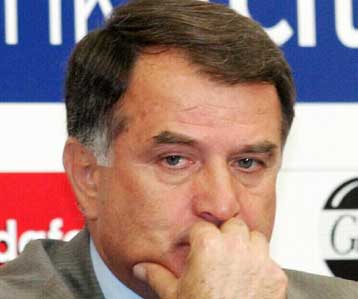 Αν με πουλήσουν τι μπορώ να κάνω, δηλώνει ο Μπάγεβιτς