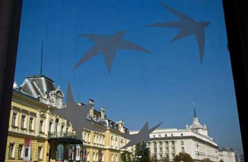 Ένα δύσκολο «ναι» είπε η Κομισιόν στην ένταξη Βουλγαρίας και Ρουμανίας