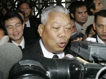 «Συγκατοίκηση» με το νέο πρωθυπουργό επιθυμούν οι πραξικοπηματίες στην Ταϊλάνδη