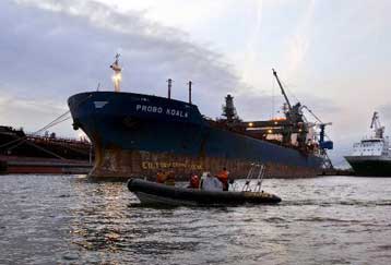 Σκάνδαλο τοξικής ρύπανσης με οκτώ νεκρούς στην Ακτή Ελεφαντοστού