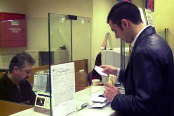 Το υψηλό κόστος κεφαλαίων εξηγεί τη διαφορά των επιτοκίων, λέει η Alpha Bank