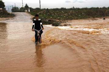Πολλά προβλήματα από τις ισχυρές βροχοπτώσεις στην κεντρική Μακεδονία