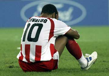 Με βαριά καμπάνα απειλείται ο Ριβάλντο για το αντιαθλητικό χτύπημα στον Τίμοστσουκ
