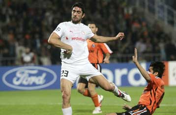 Αποστολές εκτός έδρας με υψηλό βαθμό δυσκολίας για Ολυμπιακό και Παναθηναϊκό