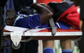 Αναστάτωση στη Σάλκε από το σοβαρό τραυματισμό του Ασαμόα