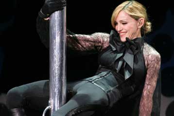 Η Μαντόνα ανακηρύχθηκε η πιο καλοπληρωμένη τραγουδίστρια εκτοπίζοντας την Μπ.Σπίαρς