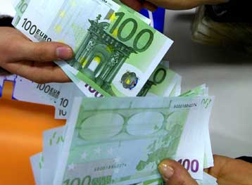 Πρόσθετους φόρους 3,5 δισ. ευρώ θα πληρώσουν οι φορολογούμενοι το 2007