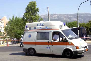 Δεκατέσσερις τραυματίες στο Διδυμότειχο από «εισβολή» ΙΧ σε καφετέρια