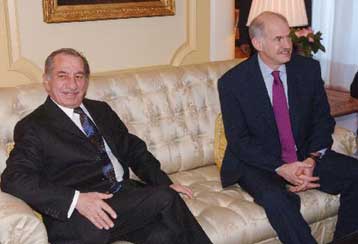 Το ΠΑΣΟΚ θα συνεχίσει να εργάζεται για την επανένωση της Κύπρου, τονίζει ο Γ.Παπανδρέου