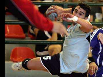 Ήττες για Πανελλήνιο και ΠΑΟΚ, ισοπαλία για τον Φίλιππο στα Κύπελλα Ευρώπης