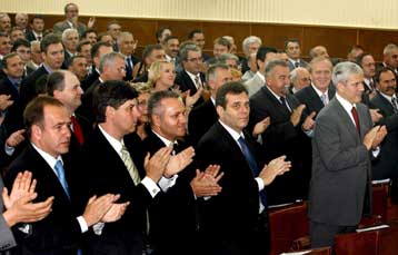 Το Κόσοβο αναπόσπαστο τμήμα της Σερβίας, σύμφωνα με το νέο Σύνταγμα της χώρας