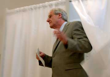 Τα «ψεύδη» του Ούγγρου πρωθυπουργού αποδοκίμασαν πρόεδρος και πολίτες