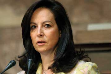 Πρόωρες εκλογές σημαίνουν αδυναμία χειρισμού κρίσεων, δηλώνει η Αννα Διαμαντοπούλου