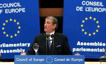 Μη ρεαλιστική η αντίσταση της Σερβίας σε ανεξάρτητο Κόσοβο, δηλώνει ο Μπερίσα