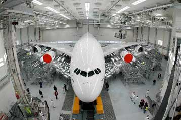 Κρίση διαρκείας απειλεί την EADS, καθώς καθυστερούν οι παραδόσεις των Airbus A380