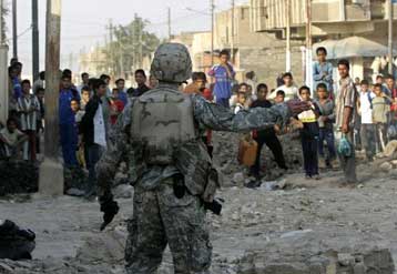 Δεκατέσσερις νεκρούς άφησαν πίσω τους τρεις βομβιστικές επιθέσεις στη Βαγδάτη