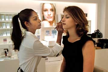 Το γυναικείο δέρμα γερνά ταχύτερα, επιβεβαιώνει νέα τεχνική