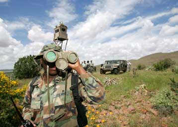 Υπογραφή Μπους στην κατασκευή φράκτη στα σύνορα των ΗΠΑ με το Μεξικό