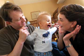 Ξεκινά από την Παρασκευή η καταβολή 2.000 ευρώ από τον ΟΓΑ στους τρίτεκνους