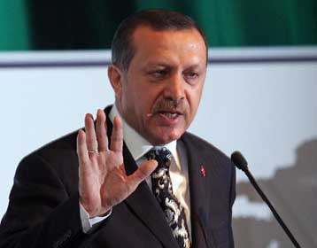 Σε διάλογο για το πολιτικό Ισλάμ καλεί τους στρατηγούς ο Ερντογάν