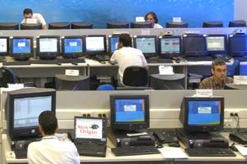 Έξι στους δέκα Έλληνες δεν έχουν χρησιμοποιήσει ποτέ υπολογιστή