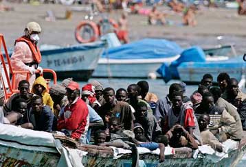 Θάνατος για 20 μετανάστες εν πλω προς τα Κανάρια Νησιά