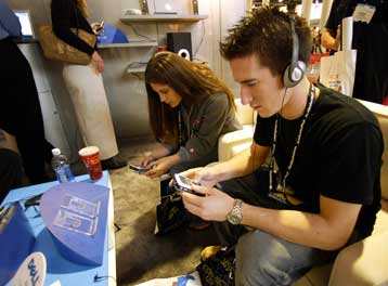 Οι ΗΠΑ πιέζουν τη Ρωσία για το κλείσιμο ηλεκτρονικού δισκοπωλείου