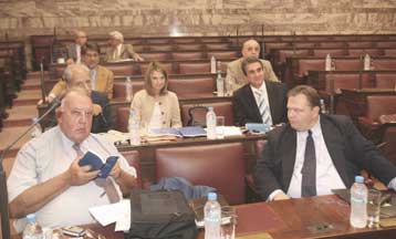 Βασικός μέτοχος και δικαιώματα μεταναστών στη συζήτηση για τη Συνταγματική Αναθεώρηση