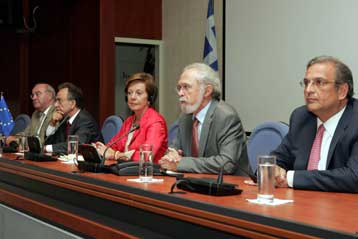 Για πόλεμο από επιχειρηματικά συμφέροντα μίλησε ο πρόεδρος της Επιτροπής Ανταγωνισμού