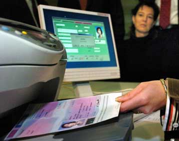 Συμφωνία μεταξύ ΗΠΑ – ΕΕ για ανταλλαγή δεδομένων των επιβατών αεροπορικών εταιριών