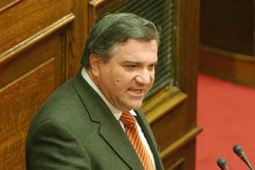 Κόντρα στη Βουλή με αφορμή τον θάνατο του συνδικαλιστή της ΠΑΣΚΕ στα ΕΛΤΑ