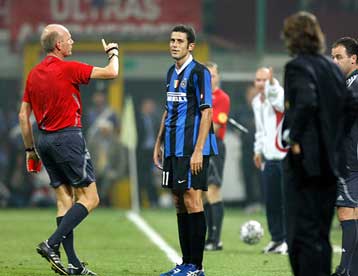 «Καμπάνες» από την UEFA σε Χένες, Μιχαΐλοβιτς και Γκρόσο