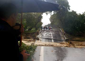 «Πλημμύρα» προβλημάτων με επίκεντρο τη βόρεια Ελλάδα από τις ισχυρές βροχοπτώσεις