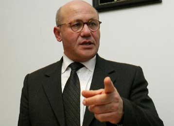 Στις Βρυξέλλες ο Ταλάτ για σειρά επαφών με ανώτατους κοινοτικούς αξιωματούχους