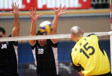 Πρώτη νίκη για τον Πανελλήνιο, 3-2 σετ την ΑΕΚ στην Κυψέλη