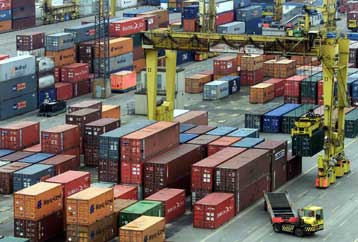 Αυξημένες κατά 9,4% οι εξαγωγές και κατά 13,5% οι εισαγωγές τον Αύγουστο