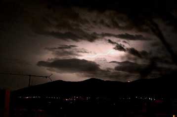 Μεγάλες ζημιές και στον Αγιο Κωνσταντίνο λόγω των σφοδρών βροχοπτώσεων