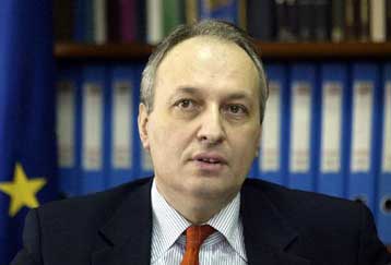 Σε ετοιμότητα οι υπηρεσίες για τη γρίπη των πτηνών, δήλωσε ο Ευ.Μπασιάκος