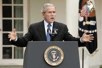 Αυστηρός, αλλά προσεκτικός στις προειδοποιήσεις του έναντι της Β.Κορέας ο Μπους