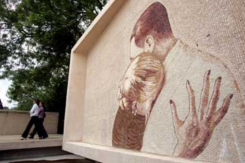 Με κάθε επισημότητα η μεταφορά της σορού του ιστορικού ηγέτη της Αργεντινής Χ.Περόν