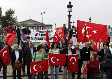 Υπερψηφίστηκε από τη Γαλλική Εθνοσυνέλευση ο νόμος για τη Γενοκτονία των Αρμενίων