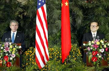 Σε επίπεδα-ρεκόρ ανήλθε το εμπορικό έλλειμμα στις ΗΠΑ τον Αύγουστο