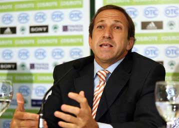 Ζήτησε χρόνο, αλλά υποσχέθηκε νίκες σε κάθε ματς ο Βίκτορ Μουνιόθ