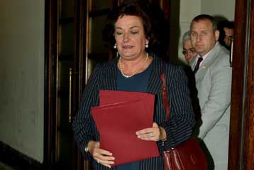 Η κρίση στην Παιδεία δημιουργεί χάσμα μεταξύ της Μ.Γιαννάκου και των συναδέλφων της