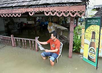 Εξήντα νεκροί από τις καταστροφικές πλημμύρες σε Ταϊλάνδη και Βιρμανία