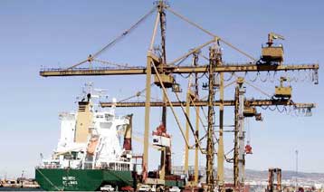 «Χρυσή τομή» στη διαμάχη λιμενεργατών και διοίκησης ΟΛΘ