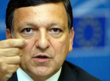 Διαχωρίζει η Κομισιόν τη θέση της από τη Γαλλία για τη γενοκτονία των Αρμενίων