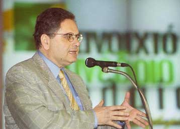 Βουλευτές-υπαλλήλους κομμάτων «βλέπει» ο Ανδρέας Ανδριανόπουλος