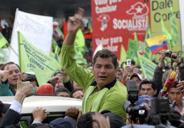 Προβάδισμα του αριστερού Ραφαέλ Κορέα εν όψει των προεδρικών στον Ισημερινό